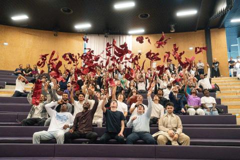 photo-ceremonie-des-remises-de-diplomes-de-but.jpg