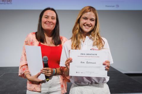 Lisa avec son prix