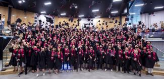 Lancer de toques lors de la cérémonie de remise des diplômes de docteurs (2019)